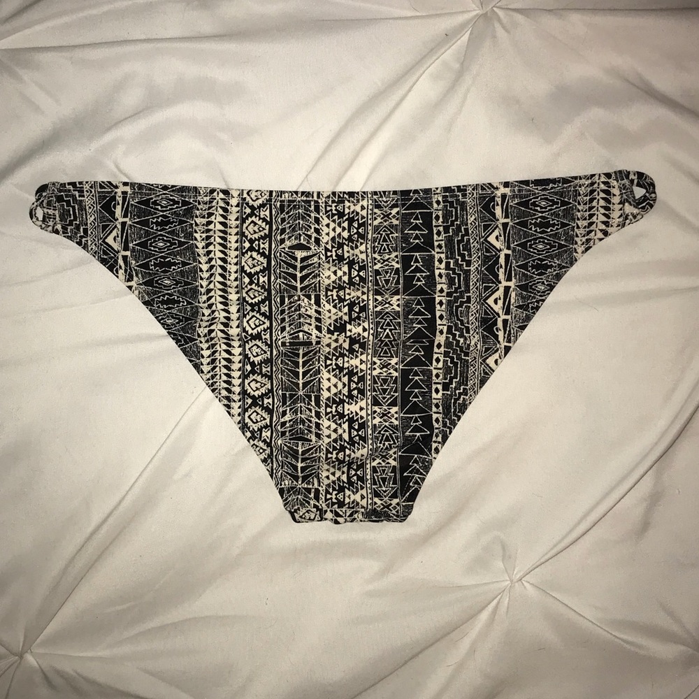 2 Bathing Suits - Picture 5 of 6